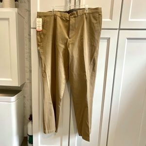 Dockers Classic Fit Workday Khaki Smart 360 Flex